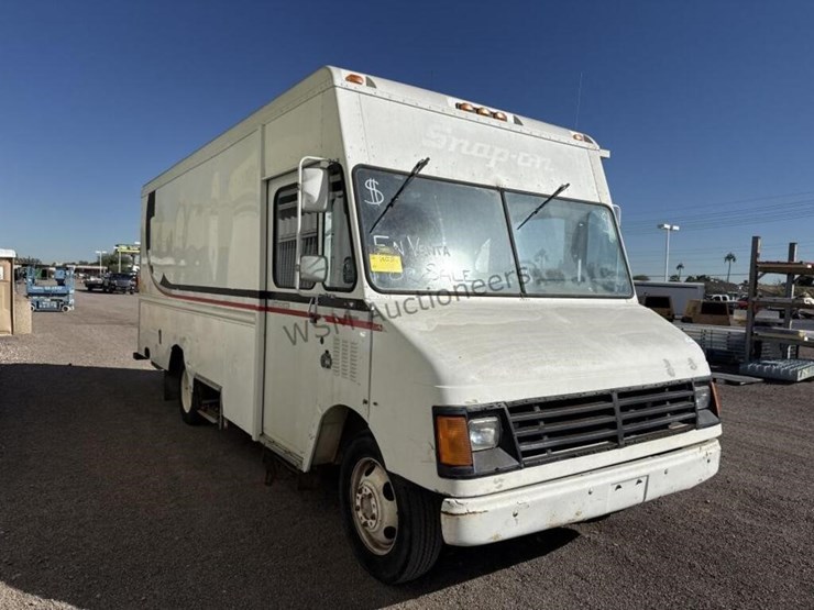 1994-chevrolet-p30-image-4