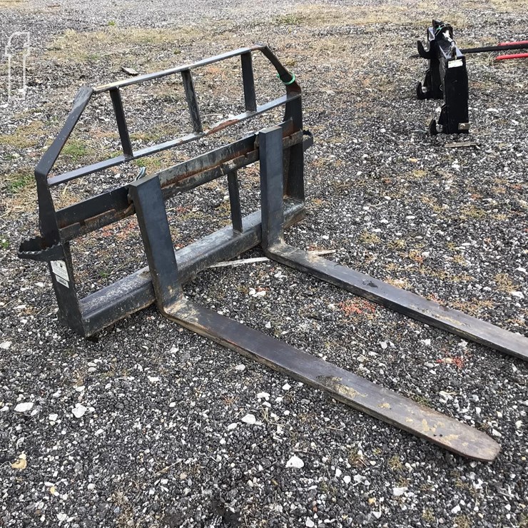 TITAN ATTACHMENTS FORKS