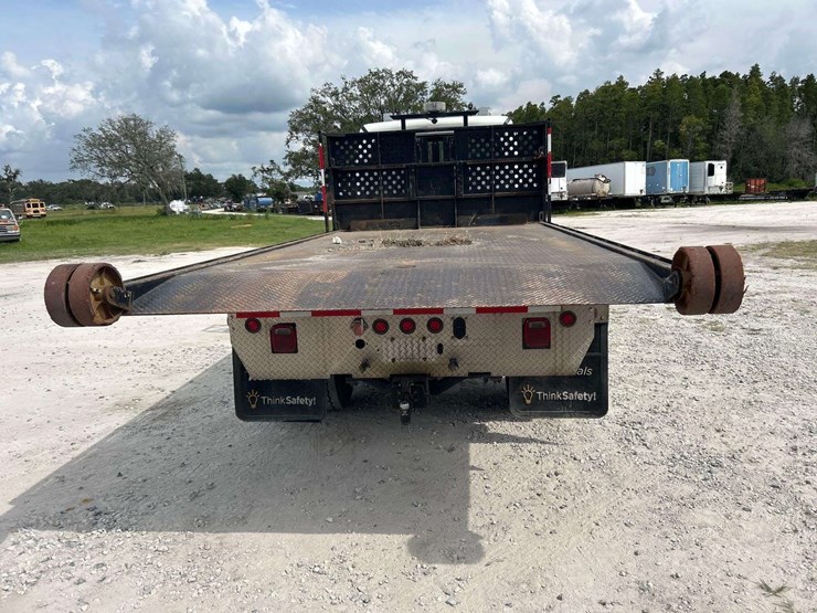 2018-freightliner-m2-106-lay-flat-roll-back-truck-image-28