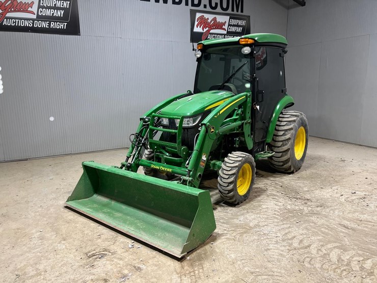 2020-john-deere-3046r-image-3