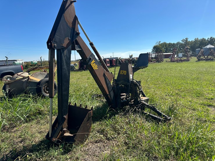 #32227-•-kelley-mfg-b70-backhoe-attachment-image-1