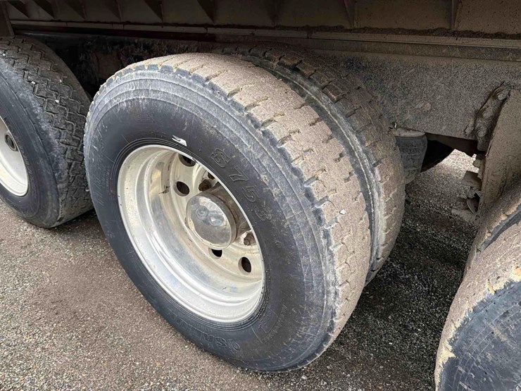 2003-peterbilt-357-image-7