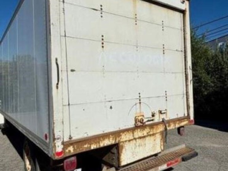 2010-hino-258-image-11