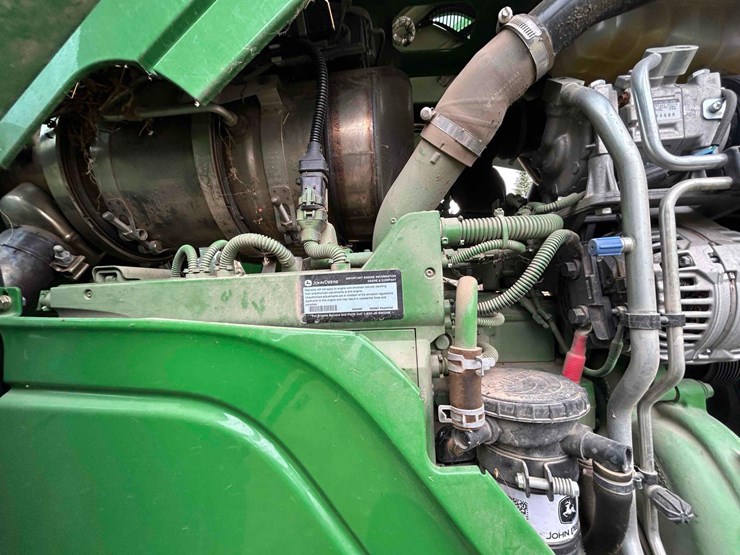 2013-john-deere-6150r-image-29