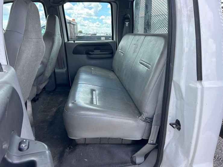 2007-ford-f550-image-15