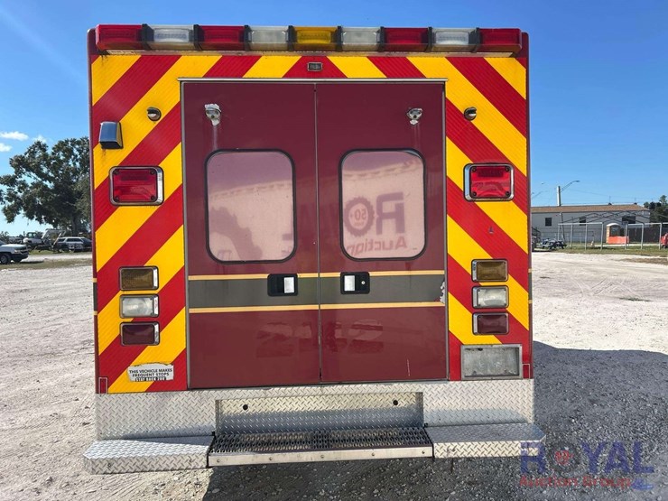 2009-ford-e450-image-35