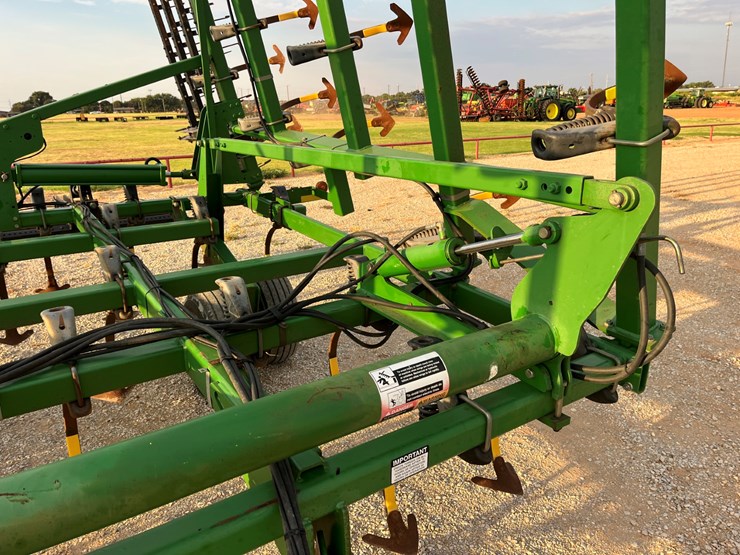 john-deere-2210-image-4