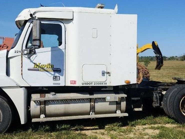 1997-freightliner-image-1