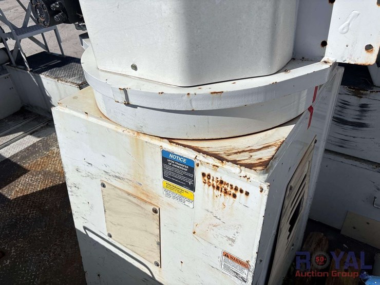 2016-freightliner-m2-106-4x4-altec-bucket-truck-image-9