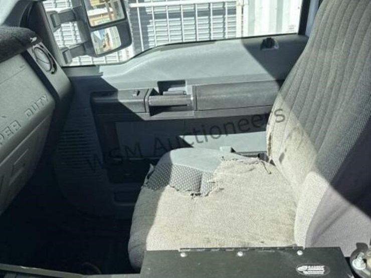 2016-ford-f550-image-23