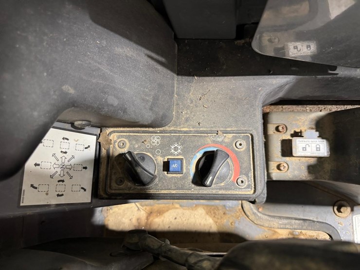 takeuchi-tl230-image-25