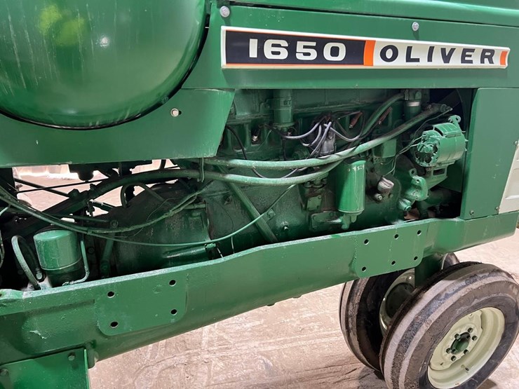 1966-oliver-1650-image-17