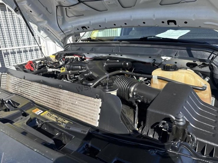 2016-ford-f550-image-16