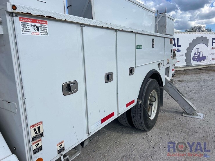 2016-freightliner-m2-106-altec-am50-50ft.-insulated-material-handling-bucket-truck-image-19