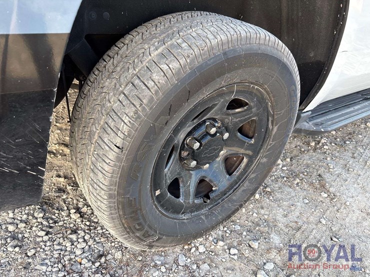 2018-chevrolet-tahoe-image-24