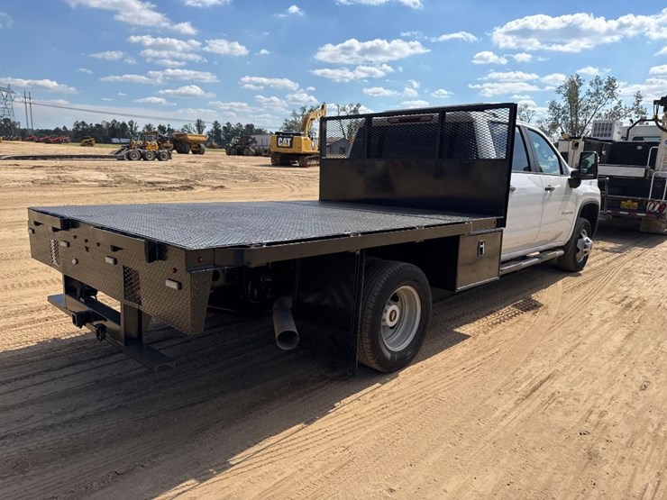 2020-chevrolet-silverado-3500-image-4