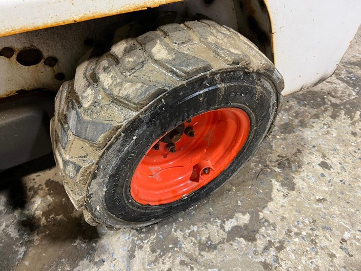 2014-bobcat-s70-image-13