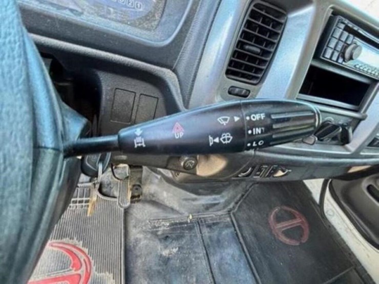 2010-hino-258-image-78