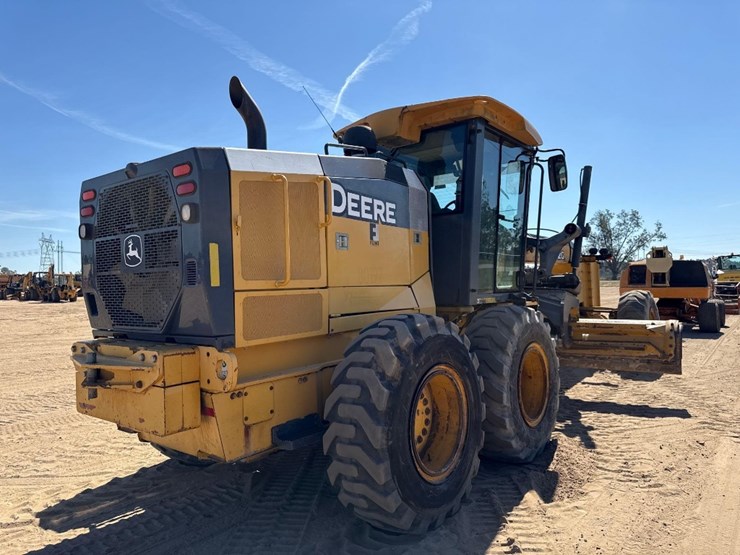 2014-deere-672g-image-6