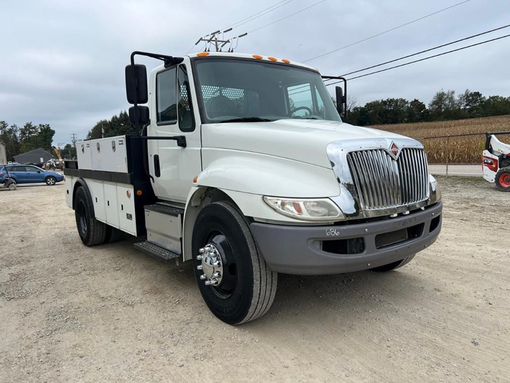 2017-international-durastar-4300-image-7