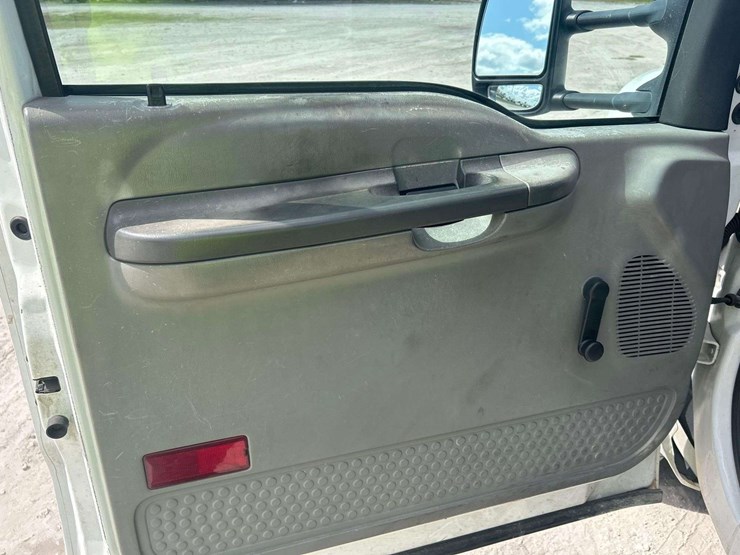 2003-ford-f350-image-13