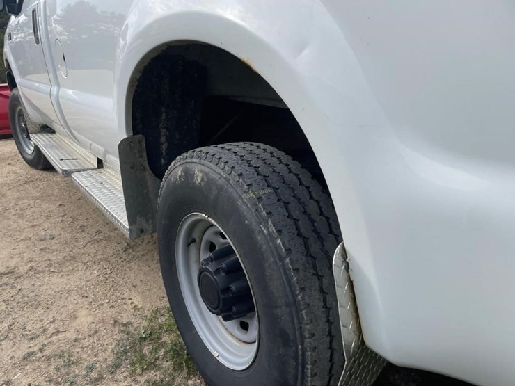 2000-ford-f250-xl-image-13