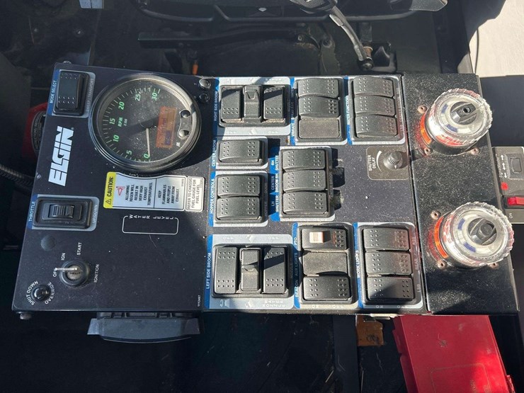 2020-freightliner-m2-106-elgin-whirlwind-series-mv-street-sweeper-truck-image-33