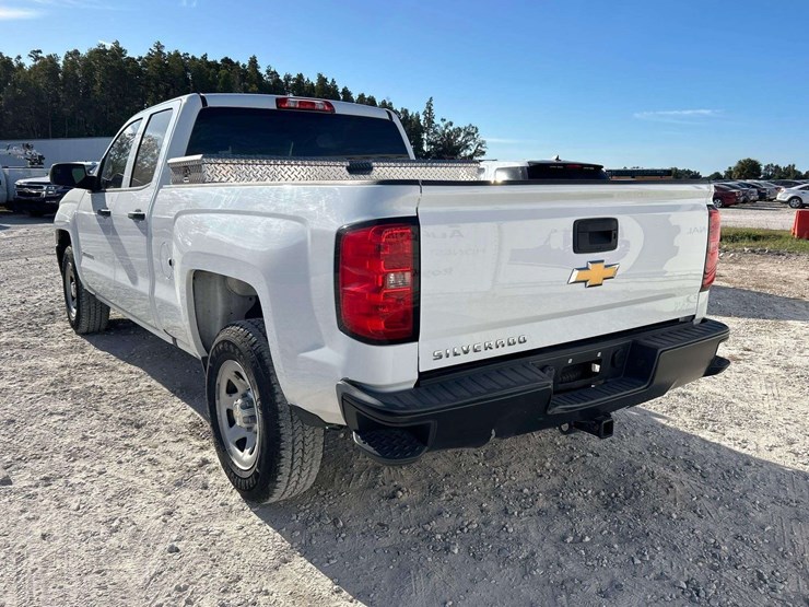 2018-chevrolet-1500-image-4