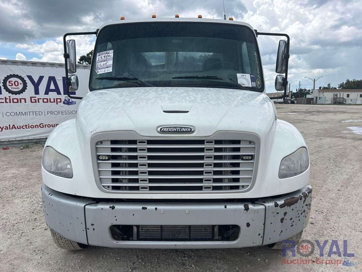 2012-freightliner-m2-106-asphalt-pothole-patcher-truck-image-37