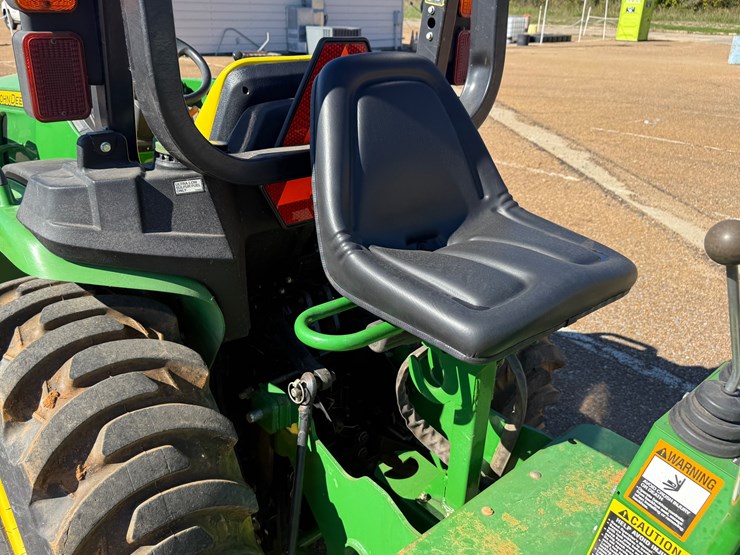 john-deere-3025e-image-38