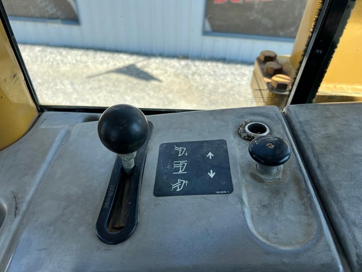 caterpillar-d5n-lgp-image-37