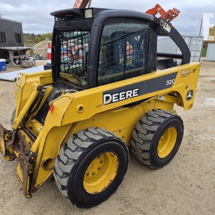 DEERE 320
