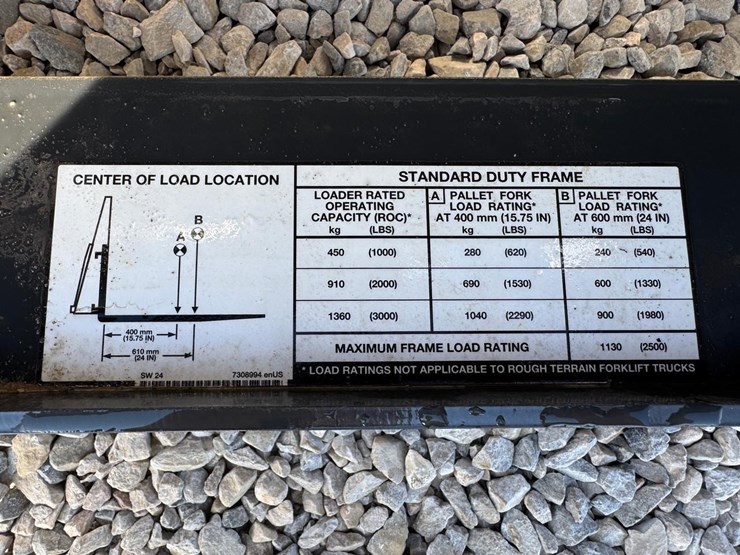 bobcat-42"-skid-steer-pallet-forks-image-7