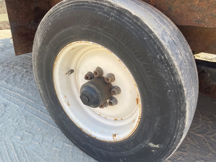 2015-custom-flatbed-image-17