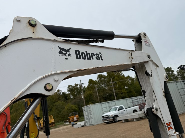 2013-bobcat-e35-image-10