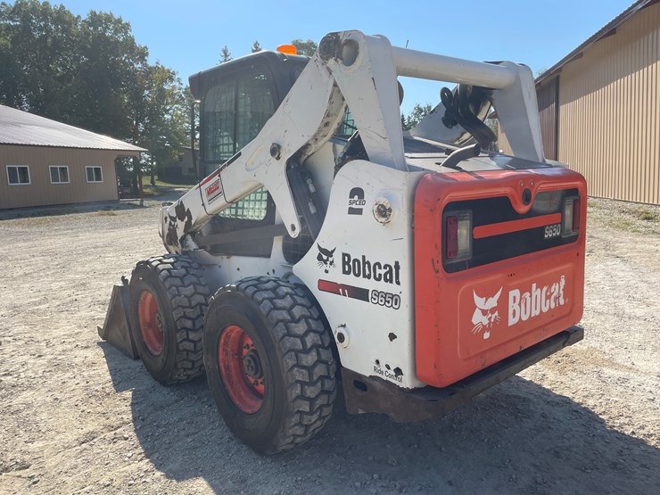 2011-bobcat-s650-image-39