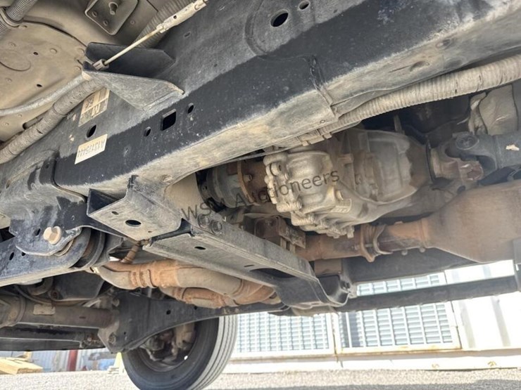 2017-ford-f550-image-26