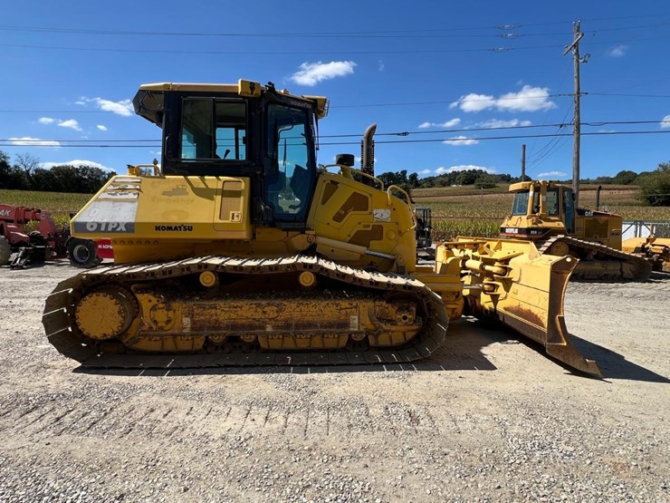 2016-komatsu-d61px-24-image-6