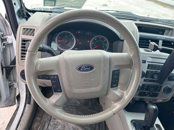 2011-ford-escape-xlt-image-11