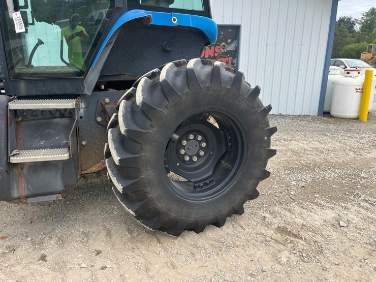 new-holland-tv140-image-12