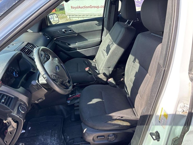 2018-ford-explorer-image-14