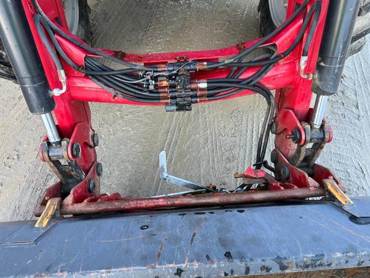 case-ih-maxxum-125-image-10