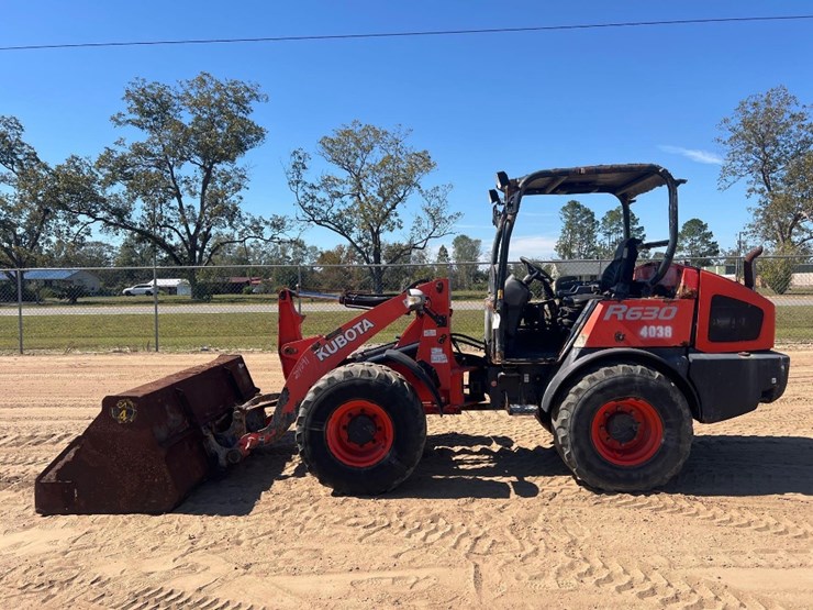 2019-kubota-r630-image-1