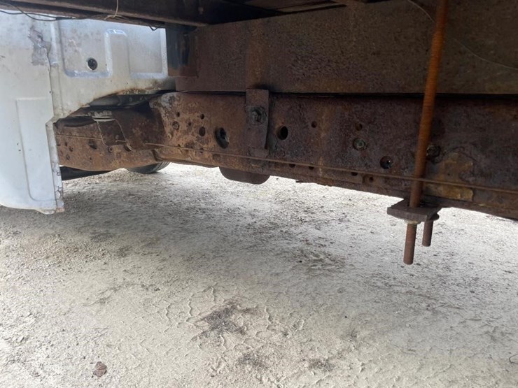 2004-ford-f550-image-13