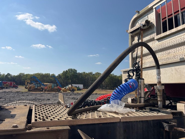 kenworth-t/a-day-cab-road-tractor-image-19