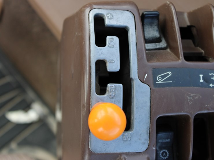 john-deere-8320-image-88