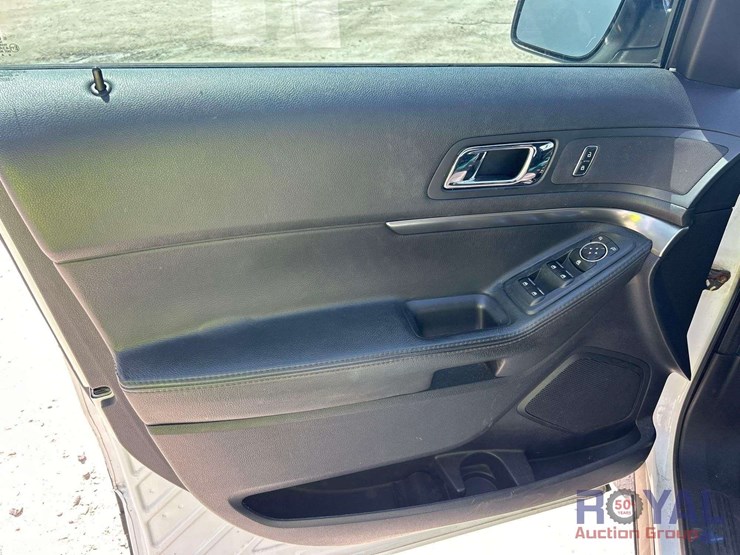 2017-ford-explorer-image-10