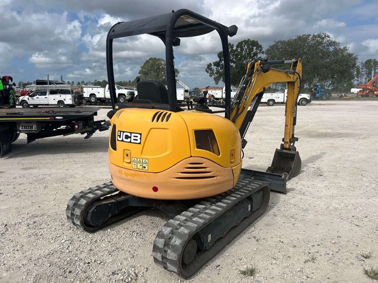 jcb-8030-zts-image-3