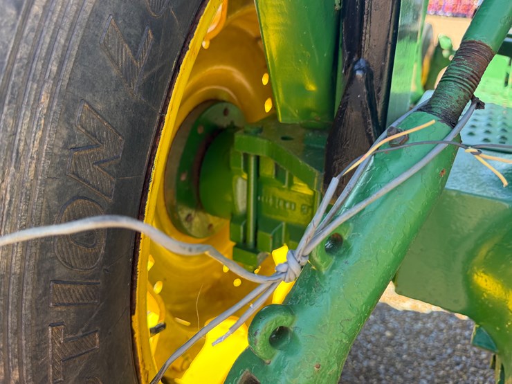 john-deere-2155-image-25