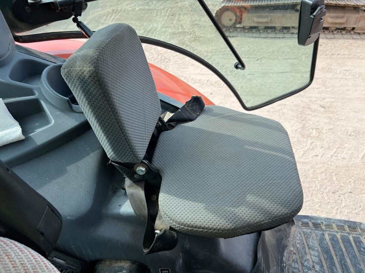 2016-kubota-m135gx-image-37